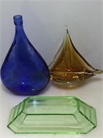 Art Glass Murano-Style Sailboat, Uranium Glass
