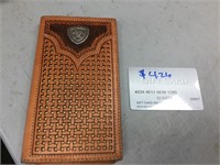 ARIAT LADIES WALLET AND A  $4.26 GIFT CARD