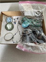 Costume jewelry, mainly necklaces