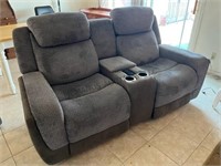 Very clean sofa electric