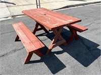 Picknic table with 2 benches