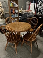 Oak dinning set with 4 chairs