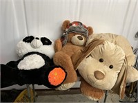 3 big lovable plush stuffed animals