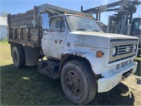 1985 CHEVY DUMP TRUCK WITH 366 MOTOR