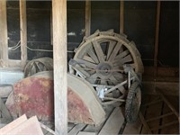 ANTIQUE STEEL WHEELS / FORDSON TRACTOR