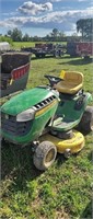 JD D110 Lawn Tractor