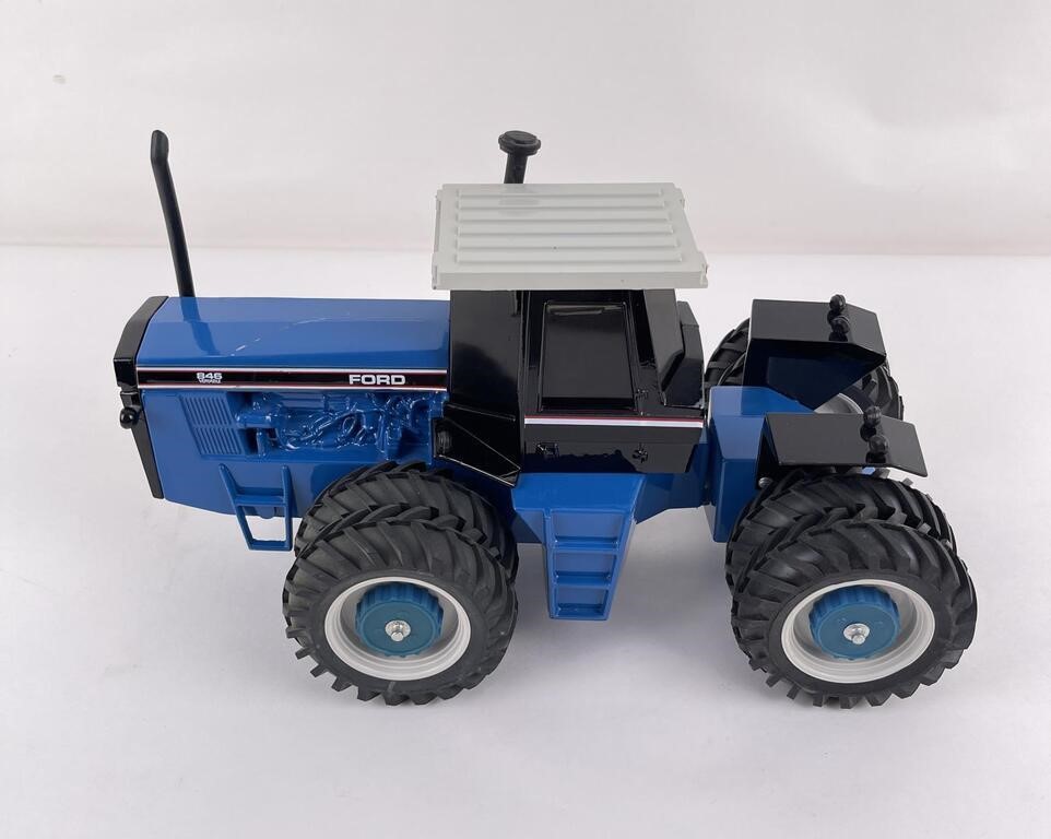 Ertl Ford Versatile 846 Toy Tractor