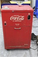 Vendo Coca Cola Spin Top Soda Vending Machine