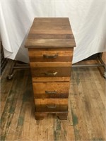 SIDE TABLE WITH 4  DRAWERS
