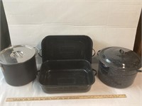 2 POTS AND ROASTING PAN WITH LIDS