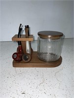 GLASS HUMIDOR WITH WOOD TOP AND 4 PIPES WITH STAND