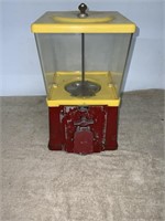 VINTAGE GUMBALL MACHINE WITH KEY
