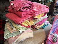 LOTS OF TOWELS AND OTHER TEXTILES