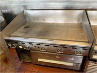 Vulcan 60“ Natural Gas Flattop Grill