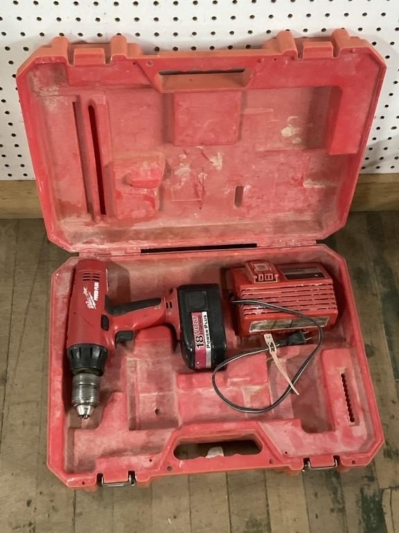 MILWAUKEE DRILL WITH CASE