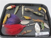 TRAY LOT OF VINTAGE LURES hEADDON & MORE