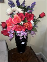 GORGEOUS VASE WITH FLOWERS
