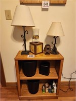 Lamps w/ bathroom accessories - tallest 33"