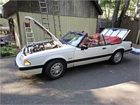 White, 1989 Ford Mustang LX convertible, ...