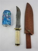 Couteau de chasse Damascus fait à la main avec