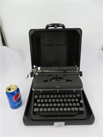 Ancienne machine à écrire '' Dactylo '' Royal