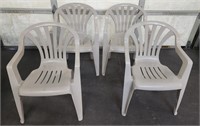 (4) Plastic Outdoor Lawn Chairs