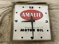 AMALIE MOTOR OIL CLOCK