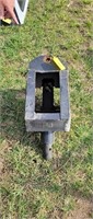 Hydraulic auger head for an excavator