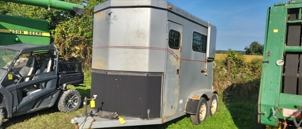 Trailer pro Tandem Axle 2 horse trailer