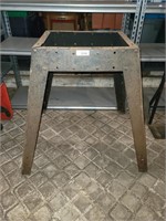 Metall Equipment Stand - approx 22" x 18" x 33" t