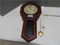 Elgin wind up pendulum clock (key does not appear