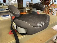 BOOSTER SEAT GRACO DATED 2018