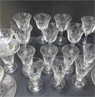 CRYSTAL GLASSES - 7 WINE GLASSES (ONE WITH FLEA
