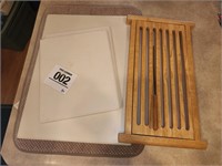 Cutting boards & bread board - lgst 14" x 19"