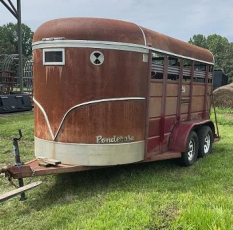 Ponderosa 14ft bumper hitch livestock trailer