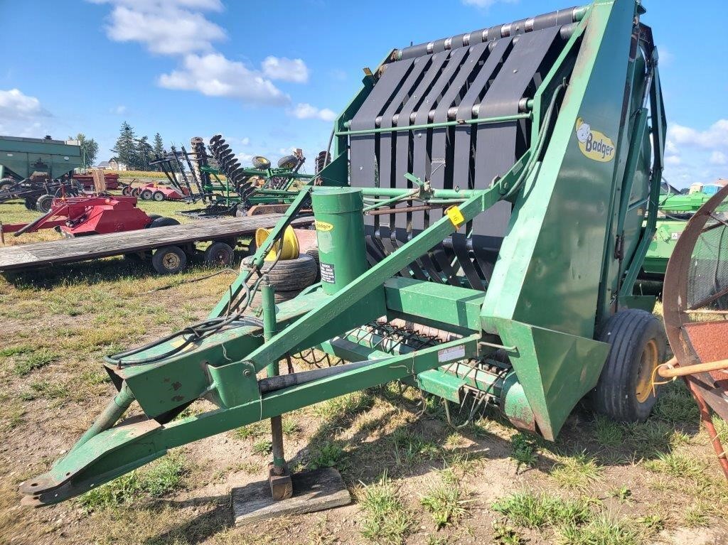 Badger round baler