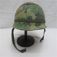 Vietnam Helmet w / Camo Cover & M16 Liner