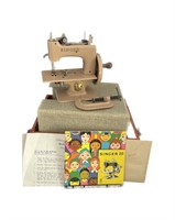 SINGER MODEL 20 SEWHANDY CHILD'S SEWING MACHINE