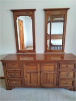 Pennsylvania House Dresser & Mirror Set