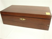A trifold Victorian mahogany desk box, ca 1850,