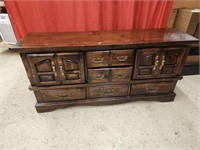 Beautiful Dresser comes with Mirror - Bottom part