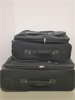2 ounce Luggage Set Tracker - Great Shape!