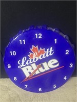 LABATT BLUE BATTERY OP CLOCK