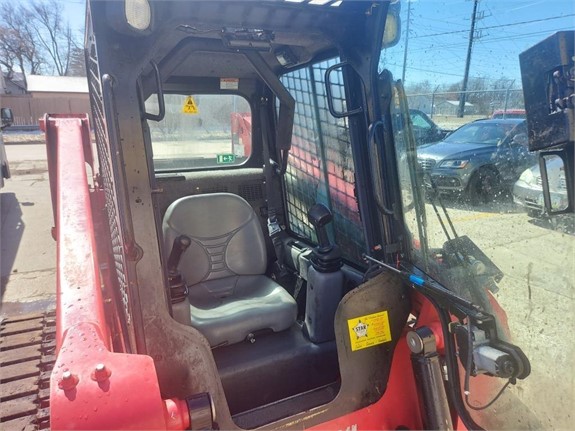 Chevrolet 2500hd 8100v8 4x4 and skid steer loaders