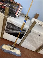 DUST MOP AND MOP