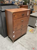 6 drawer wood dresser 
Minimal scratching on