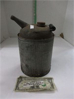 Vintage metal oil can