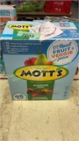 Mott’s Flavored Fruit Snacks