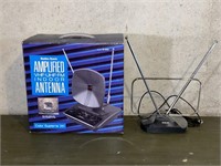 Antenna one RadioShack, one RCA