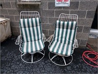 Pair of vintage homecrest wire swivel chairs! One
